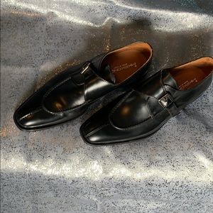 Dress shoes